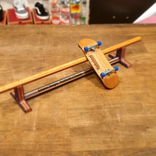 Kahalani Designs fingerboard rail